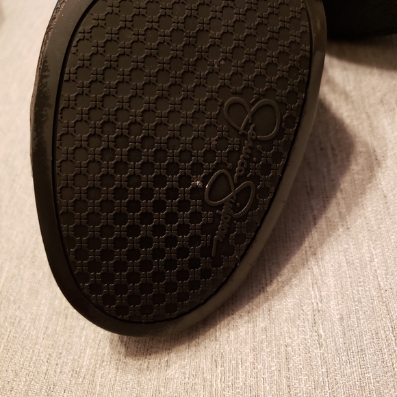 Jessica Simpson heeled low boots - Picture 5 of 5